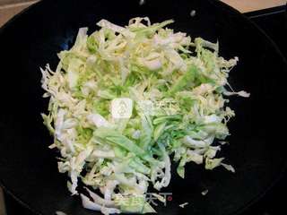 圆白菜炒豆皮的做法步骤:5