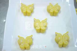 飞不走的宠儿——蝴蝶花卷的做法步骤:12