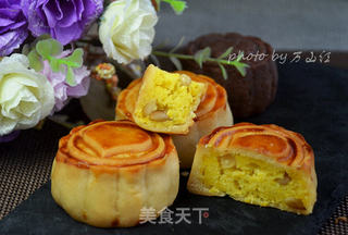 松仁玉米月饼的做法步骤:23