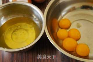 最简单的纸杯裱花蛋糕的做法步骤:2