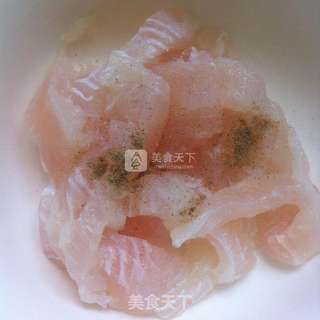 炸龙利鱼柳的做法步骤:3