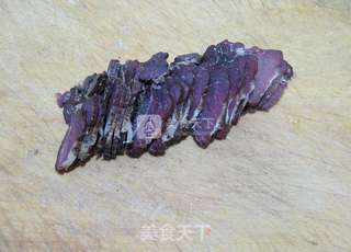 腊肉蒸萝卜的做法步骤:2