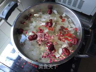 银耳糖水的做法步骤:6