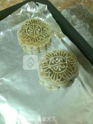 绿豆沙月饼的做法步骤:13