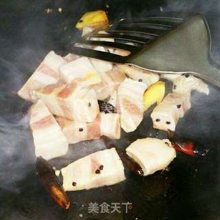 红酒炖大肉的做法步骤:2