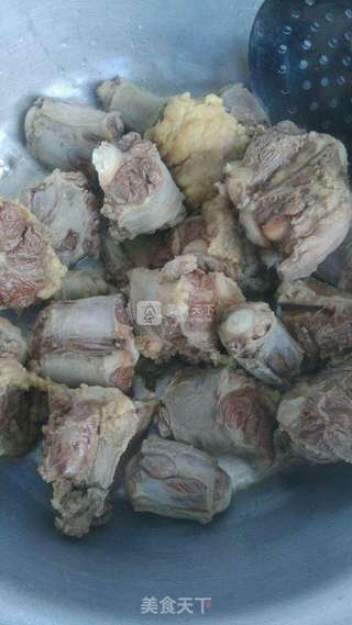 冰糖红烧牛肉牛尾的做法步骤:5