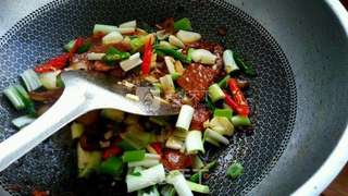 香干炒肉的做法步骤:7