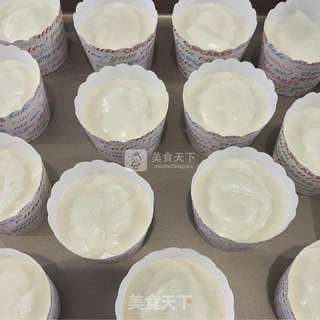 酸奶纸杯蛋糕的做法步骤:8
