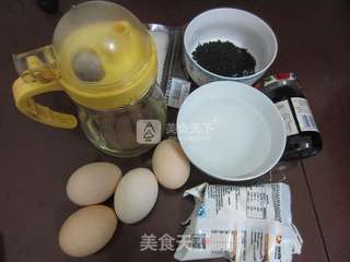 高粉黑芝麻蛋糕卷的做法步骤：1