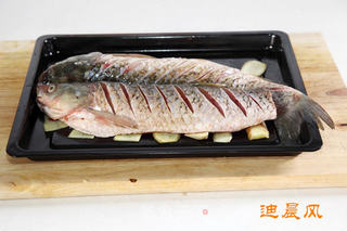 《家庭烤箱版》麻辣酸豆角烤鱼的做法步骤:5