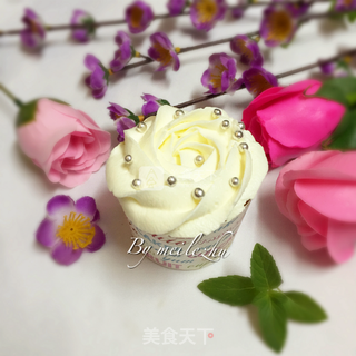 酸奶纸杯蛋糕的做法步骤:15