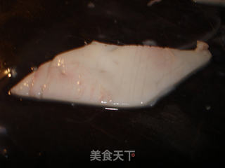 韭菜苔炒鱿鱼的做法步骤:18