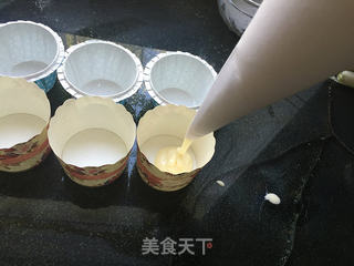 奶油纸杯蛋糕的做法步骤:12