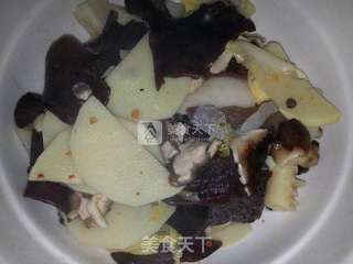 海鲜香锅的做法步骤:12