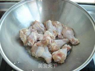 红烧鸡翅根的做法步骤:2