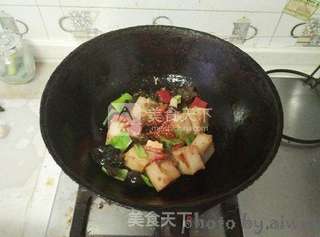 孜然鱼豆腐的做法步骤:7