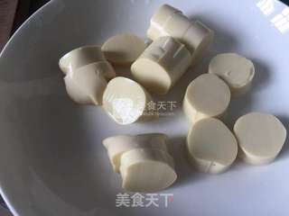 日本豆腐炒丝瓜的做法步骤：2