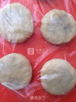 自制五仁月饼的做法步骤:8