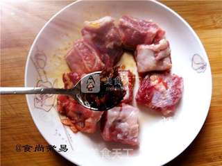XO酱排骨蒸南瓜的做法步骤:3