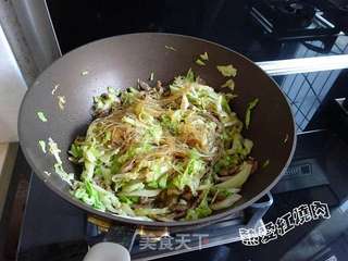圆白菜炒粉丝的做法步骤:11