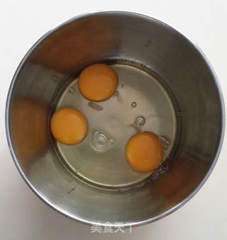 意式奶油霜裱花纸杯蛋糕的做法步骤：2