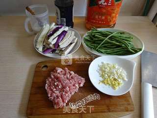 肉末茄子长豇豆的做法步骤:2