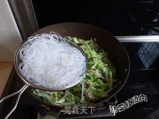 圆白菜炒粉丝的做法步骤:8