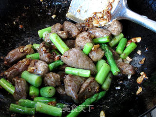 芦笋炒牛肉的做法步骤:12