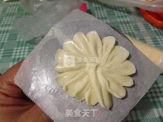 裱花杯子蛋糕(简单易做的奶酪霜)的做法步骤:13