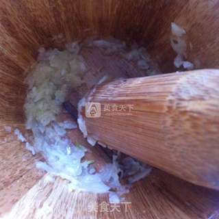 自制蒜香烤肠的做法步骤:2
