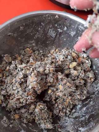 自制五仁月饼的做法步骤:7