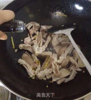 红辣椒炒鱿鱼的做法步骤:4