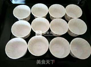 秋菊纸杯蛋糕的做法步骤:7