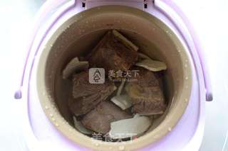 淮山薏仁煲牛排的做法步骤:5