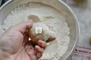 莲蓉蛋黄月饼的做法步骤:13