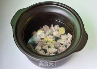 玉米排骨汤的做法步骤:4