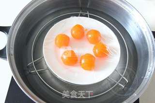 莲蓉蛋黄月饼的做法步骤:6