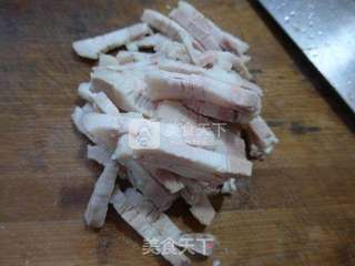 五花肉炒韭菜的做法步骤:2