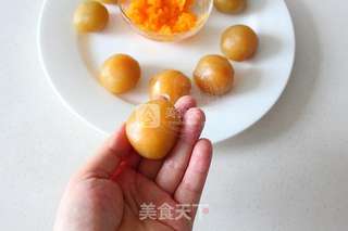 莲蓉蛋黄月饼的做法步骤:9