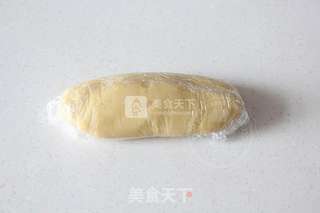 莲蓉蛋黄月饼的做法步骤:5