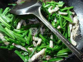 五花肉炒韭菜的做法步骤:4