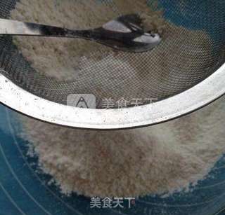 果酱夹心海绵蛋糕的做法步骤:2