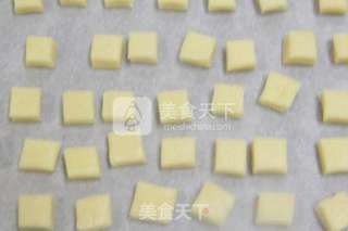 休闲小吃——牛奶方块饼干的做法的做法步骤:9