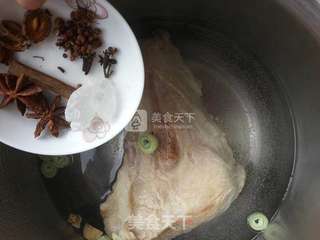 卤猪腿骨的做法步骤:3