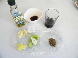 黑胡椒烤虾的做法步骤:2