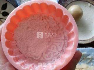 蛋黄莲蓉月饼的做法步骤:8