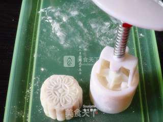 紫薯冰皮月饼的做法步骤:12