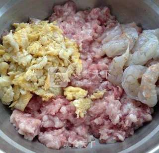 杏鲍菇鲜肉虾仁水饺的做法步骤:2