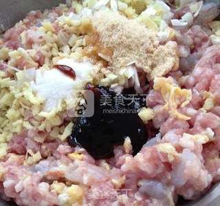 杏鲍菇鲜肉虾仁水饺的做法步骤:4