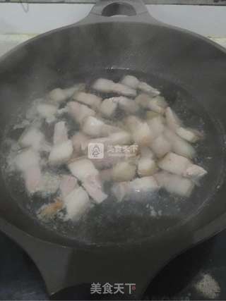 土豆红烧肉的做法步骤:4